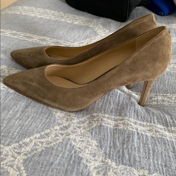 Shoes - Picture 2 of 2